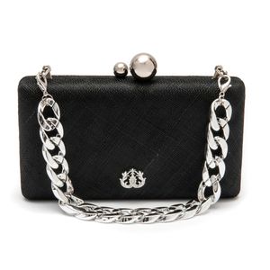Bolsa Clutch Em Ráfia E Corrente Preto