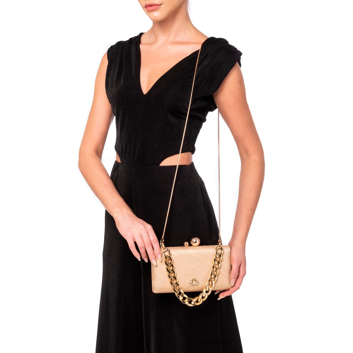 Bolsa-Clutch-em-Palha-e-Alca-de-Corrente-Ouro-