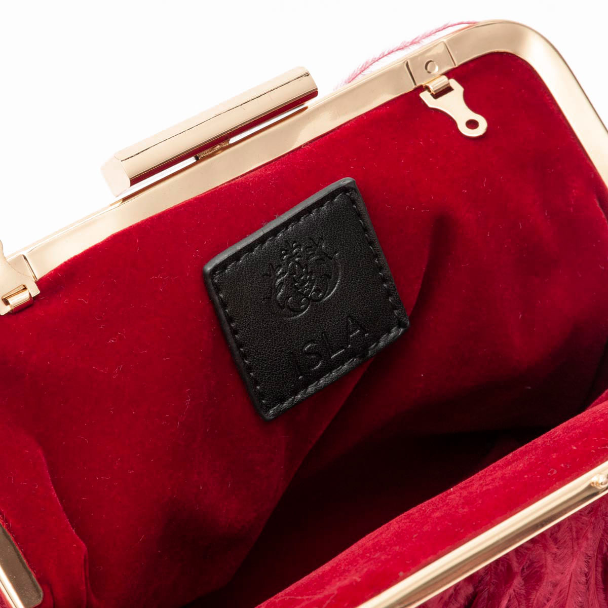 Bolsa-clutch-em-plumas-com-alca-de-resina-merlot
