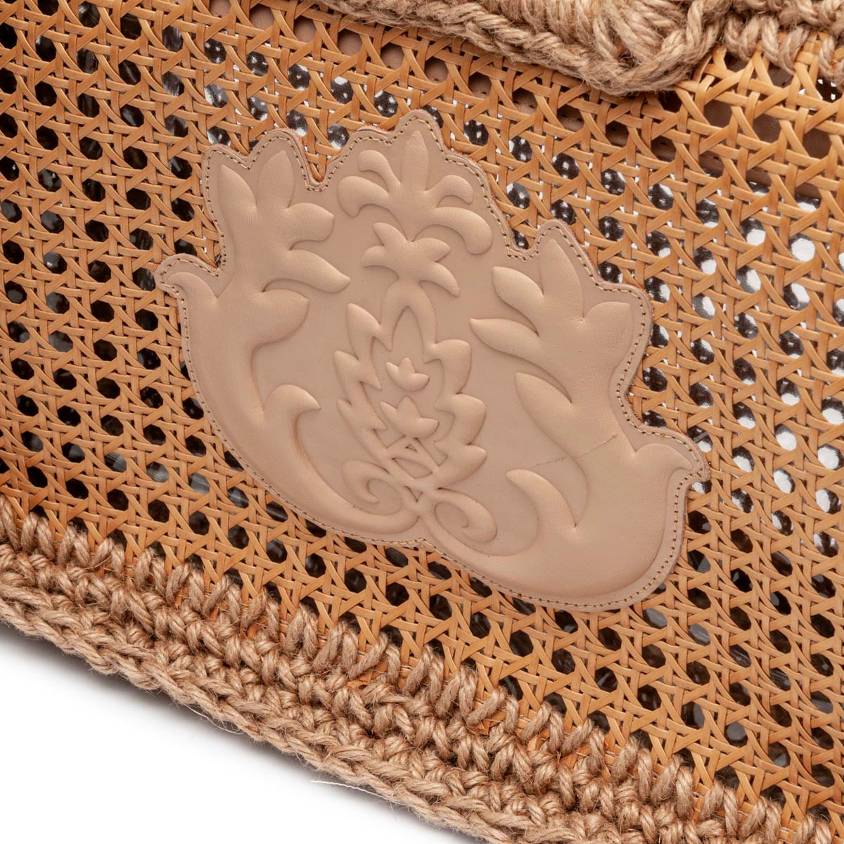 Maxi-Bolsa-em-Palha-Indiana-e-Sisal