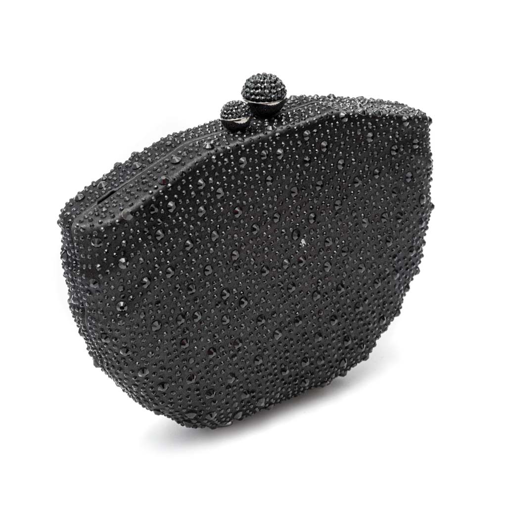 Clutch-em-cetim-e-cristais-preto