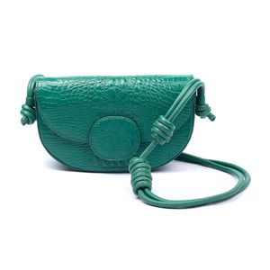Bolsa Essentials Em Couro Meia Lua Malachite