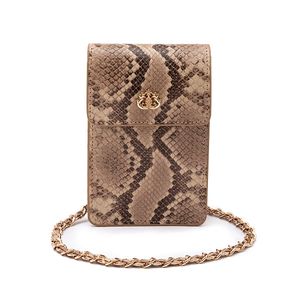 PHONE POUCH COM TAMPA EM COURO COBRA CLARA